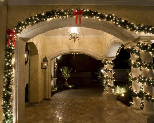 image showing commercial Christmas light installtion in Sacramento, CA