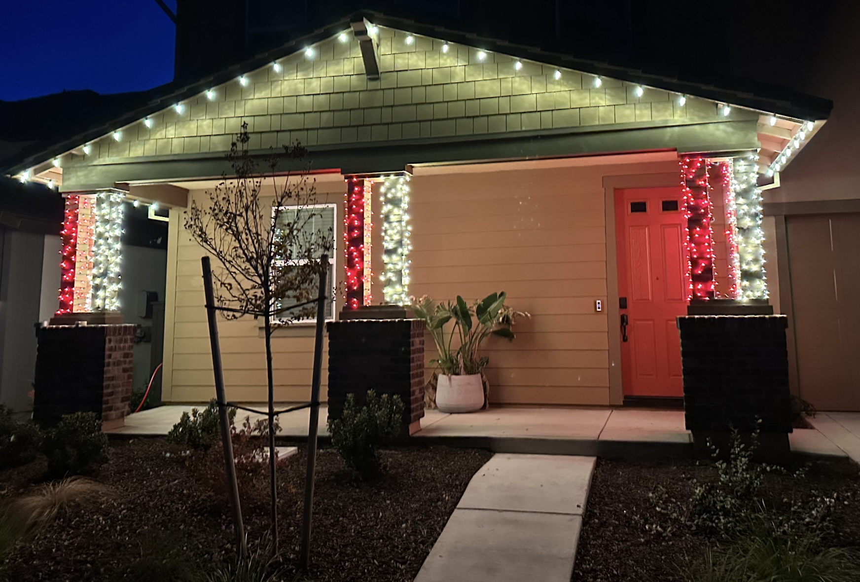 this image shows Christmas lights in Auburn, CA